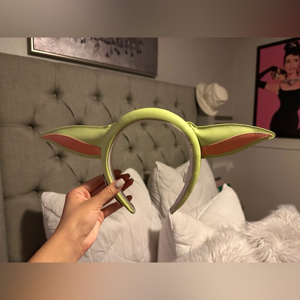 Loungefly Yoda headband💚